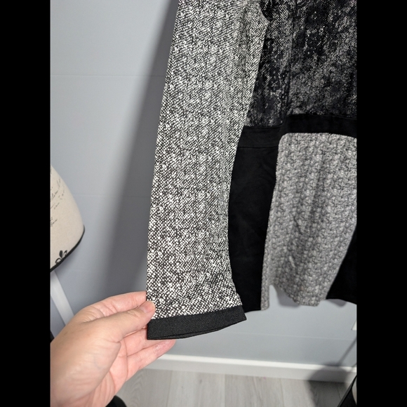 Katherine Barclay Montreal Elegant Black and White  Dress With Lace Detail - Picture 5 of 11